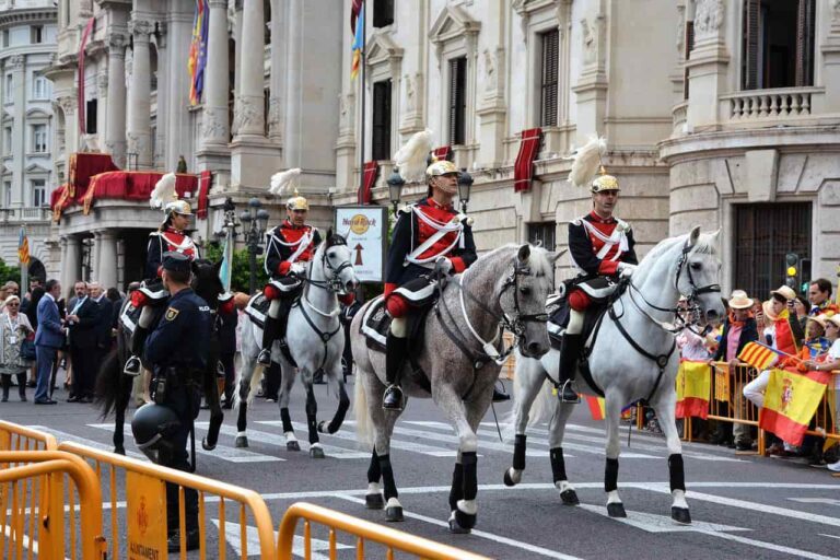 12 oktober in Spanje: waarom het hele land Fiesta Nacional de España viert