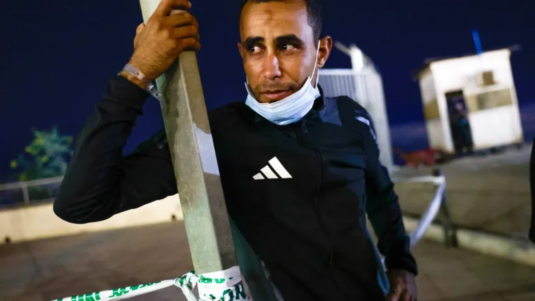 Elke dag keren tientallen migranten vanuit Ceuta terug naar Marokko via ‘parallelle grens’
