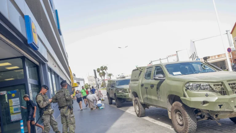 Militairen bij supermarkten in Ceuta: inwoners spreken van een ‘nieuwe normaliteit’