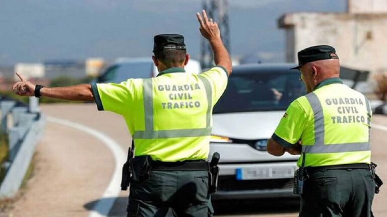 Verkeersboete in Spanje gekregen? Zo betaal je hem en krijg je vaak 50 procent korting