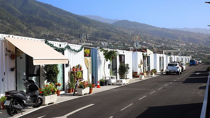 Vijf jaar na vulkaanuitbarsting La Palma wonen gezinnen nog steeds in tijdelijke woningen