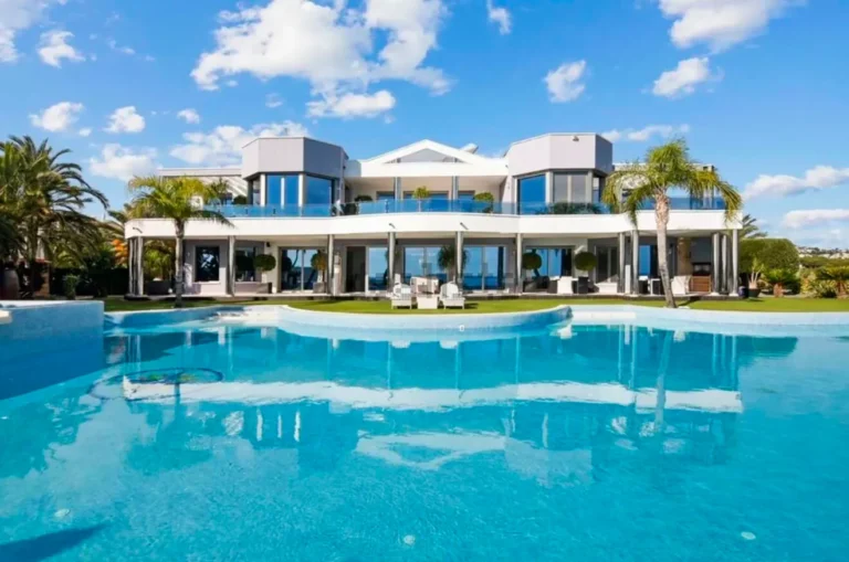 Wonen in Moraira: geliefde kustplaats, internationale sfeer en hoge huizenprijzen