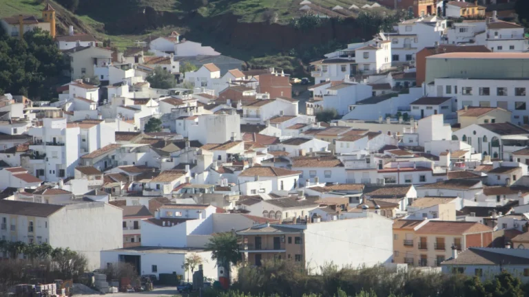 Britse man aangehouden na chaotische avond met mes in dorp bij Málaga