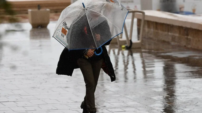 Code rood in Tarragona en Castellón: tot 90 liter regen per uur mogelijk