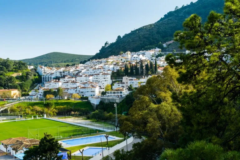 Dit zijn de rijkste gemeenten van Andalusië: één plaats steekt er met kop en schouders bovenuit