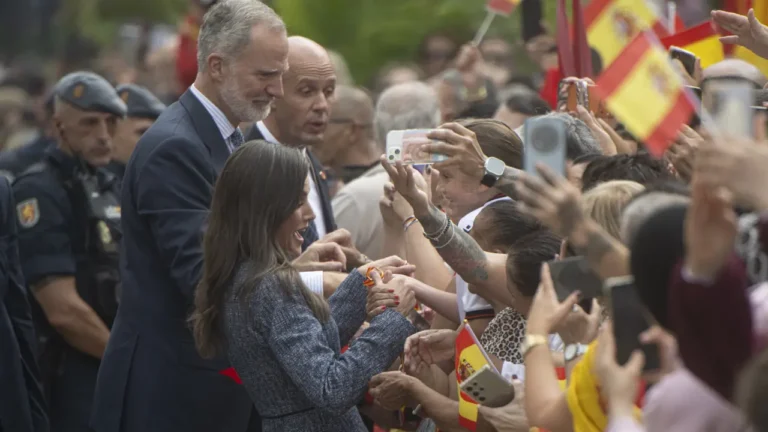 Koning Felipe VI trekt duizenden mensen naar Ceuta: historische woorden over Spaanse soevereiniteit