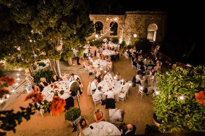 Trouwen in Spanje: zo regel je een huwelijk onder de Spaanse zon