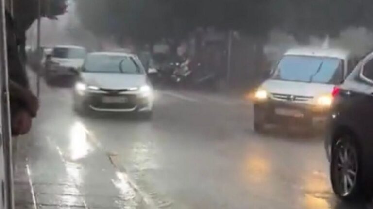 Zwaar onweer trekt over Alicante: stortregen, veel bliksem en brandende palmbomen in Torrevieja : Zie beelden